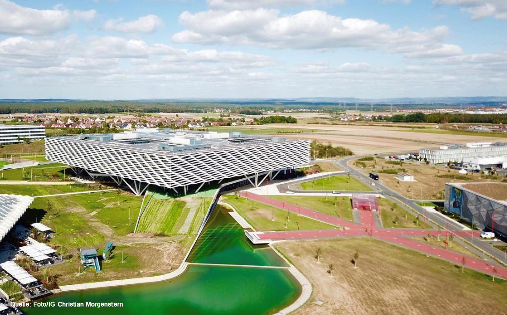 Adidas, Herzogenaurach, ca. 4.500 qm Pulverbeschichtung in diversen Farben (RAL 7015, 9006, 9016, …)